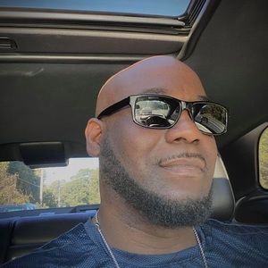 Meet your Posher, Lawrence